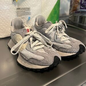 New Balance sneakers 327